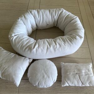 Newborn photo prop pillow set